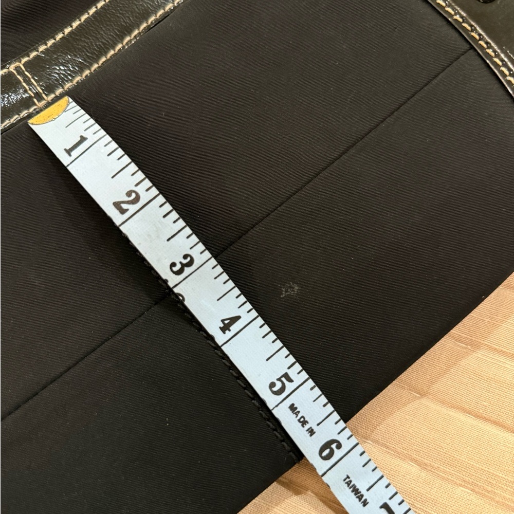 Tod's Black Shoulder Bag with Structured Design - Picture 12 of 13